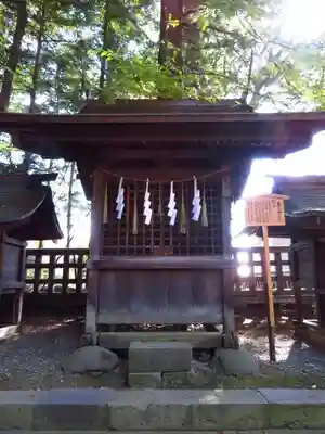 諏訪大社下社秋宮の末社・摂社