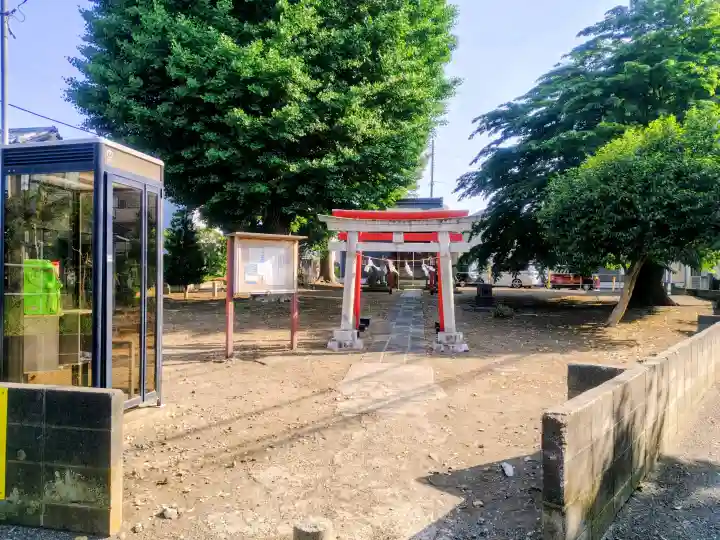 車返稲荷神社の{uncategorized: "未分類", other: "その他", undefined: "問題あり", building: "その他建物", grave: "お墓", sacred_gate: "鳥居", guardian: "狛犬", statue: "像", buddha: "仏像", history: "歴史", nature: "自然", garden: "庭園", animal: "動物", pagoda: "塔", temizu: "手水舎", mountain_gate: "山門・神門", sanctuary: "本殿・本堂", subordinate: "末社・摂社", art: "芸術", scenery: "景色", jizo: "地蔵", ema: "絵馬", goshuin: "御朱印", omikuji: "おみくじ", items: "授与品その他", amulet: "お守り", goshuincho: "御朱印帳", eats: "食事", festival: "お祭り", votive_dance: "神楽", shichigosan: "七五三参", wedding: "結婚式", experience: "体験その他", initially: "初詣", around: "周辺", anti_infection: "感染症対策"}