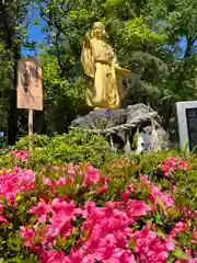 深志神社の像