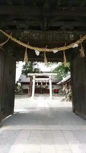 松本神社の山門