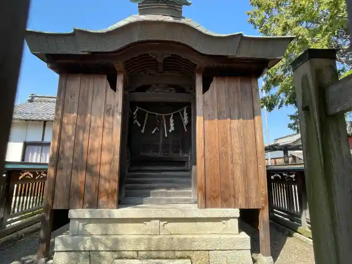 上多良神社の{uncategorized: "未分類", other: "その他", undefined: "問題あり", building: "その他建物", grave: "お墓", sacred_gate: "鳥居", guardian: "狛犬", statue: "像", buddha: "仏像", history: "歴史", nature: "自然", garden: "庭園", animal: "動物", pagoda: "塔", temizu: "手水舎", mountain_gate: "山門・神門", sanctuary: "本殿・本堂", subordinate: "末社・摂社", art: "芸術", scenery: "景色", jizo: "地蔵", ema: "絵馬", goshuin: "御朱印", omikuji: "おみくじ", items: "授与品その他", amulet: "お守り", goshuincho: "御朱印帳", eats: "食事", festival: "お祭り", votive_dance: "神楽", shichigosan: "七五三参", wedding: "結婚式", experience: "体験その他", initially: "初詣", around: "周辺", anti_infection: "感染症対策"}