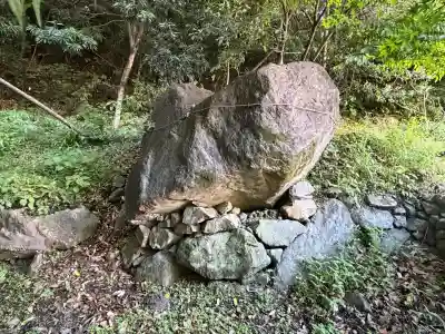 平松神社の{uncategorized: "未分類", other: "その他", undefined: "問題あり", building: "その他建物", grave: "お墓", sacred_gate: "鳥居", guardian: "狛犬", statue: "像", buddha: "仏像", history: "歴史", nature: "自然", garden: "庭園", animal: "動物", pagoda: "塔", temizu: "手水舎", mountain_gate: "山門・神門", sanctuary: "本殿・本堂", subordinate: "末社・摂社", art: "芸術", scenery: "景色", jizo: "地蔵", ema: "絵馬", goshuin: "御朱印", omikuji: "おみくじ", items: "授与品その他", amulet: "お守り", goshuincho: "御朱印帳", eats: "食事", festival: "お祭り", votive_dance: "神楽", shichigosan: "七五三参", wedding: "結婚式", experience: "体験その他", initially: "初詣", around: "周辺", anti_infection: "感染症対策"}