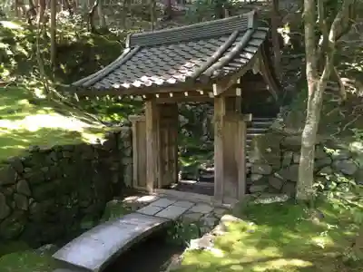 西芳寺の山門・神門