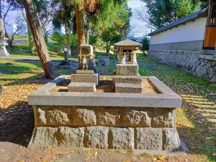八柱神社の末社・摂社