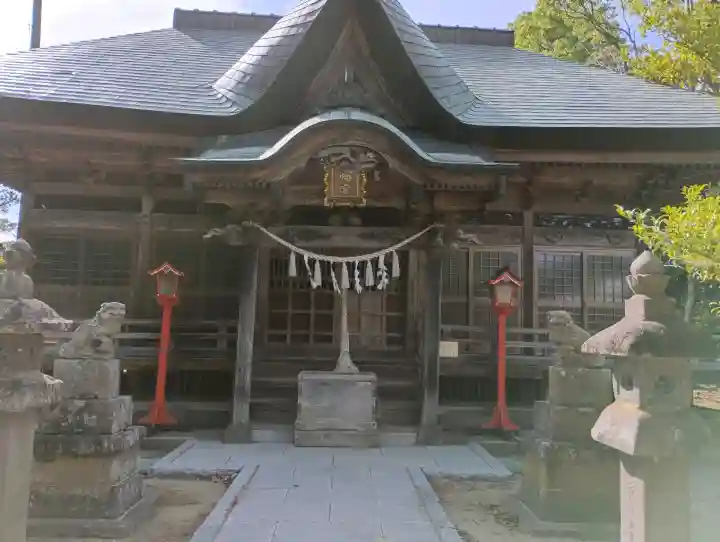白幡八幡神社の{uncategorized: "未分類", other: "その他", undefined: "問題あり", building: "その他建物", grave: "お墓", sacred_gate: "鳥居", guardian: "狛犬", statue: "像", buddha: "仏像", history: "歴史", nature: "自然", garden: "庭園", animal: "動物", pagoda: "塔", temizu: "手水舎", mountain_gate: "山門・神門", sanctuary: "本殿・本堂", subordinate: "末社・摂社", art: "芸術", scenery: "景色", jizo: "地蔵", ema: "絵馬", goshuin: "御朱印", omikuji: "おみくじ", items: "授与品その他", amulet: "お守り", goshuincho: "御朱印帳", eats: "食事", festival: "お祭り", votive_dance: "神楽", shichigosan: "七五三参", wedding: "結婚式", experience: "体験その他", initially: "初詣", around: "周辺", anti_infection: "感染症対策"}