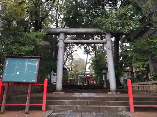 赤堤六所神社の鳥居