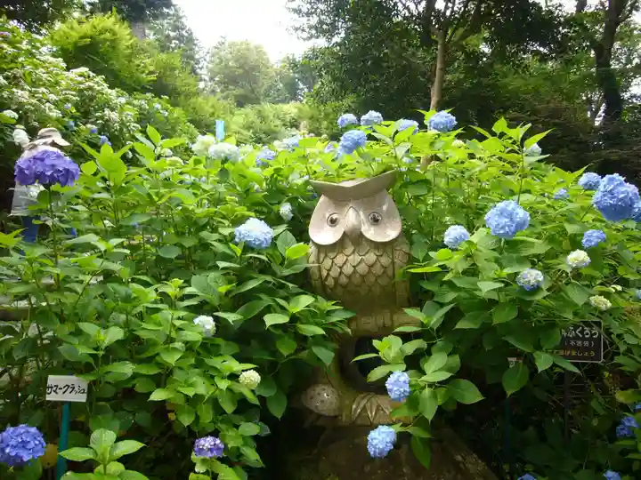 鷲子山上神社の像