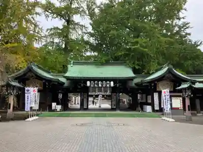 大宮八幡宮の山門・神門
