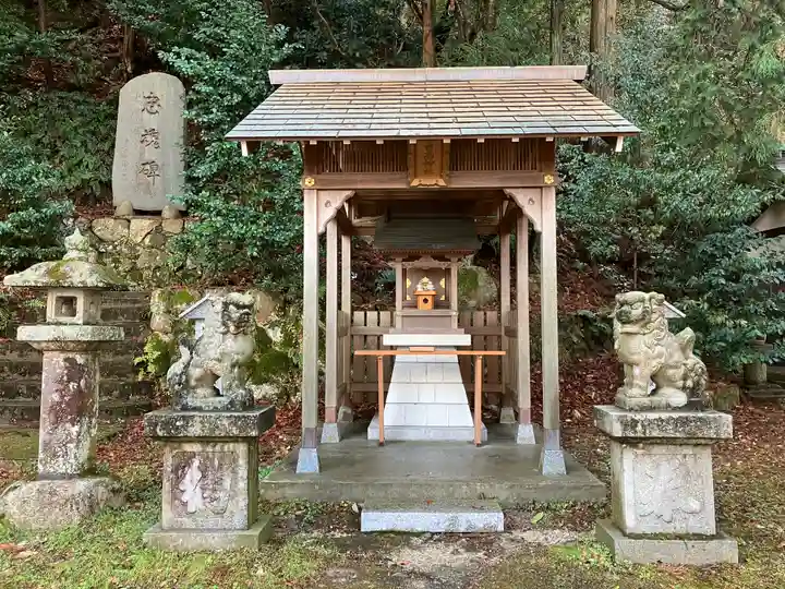 湯泉神社の末社・摂社