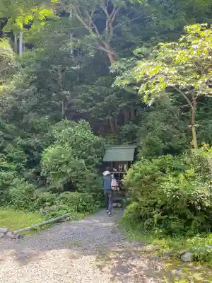 日向大神宮の{uncategorized: "未分類", other: "その他", undefined: "問題あり", building: "その他建物", grave: "お墓", sacred_gate: "鳥居", guardian: "狛犬", statue: "像", buddha: "仏像", history: "歴史", nature: "自然", garden: "庭園", animal: "動物", pagoda: "塔", temizu: "手水舎", mountain_gate: "山門・神門", sanctuary: "本殿・本堂", subordinate: "末社・摂社", art: "芸術", scenery: "景色", jizo: "地蔵", ema: "絵馬", goshuin: "御朱印", omikuji: "おみくじ", items: "授与品その他", amulet: "お守り", goshuincho: "御朱印帳", eats: "食事", festival: "お祭り", votive_dance: "神楽", shichigosan: "七五三参", wedding: "結婚式", experience: "体験その他", initially: "初詣", around: "周辺", anti_infection: "感染症対策"}