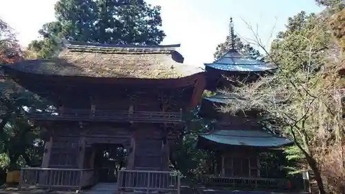 西明寺の山門