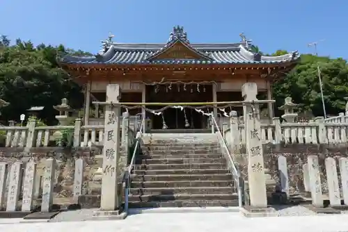 神吉八幡神社の本殿・本堂
