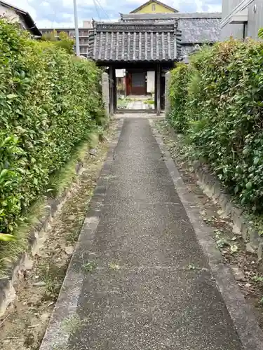 観音寺の山門・神門
