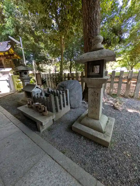 白雲神社の{uncategorized: "未分類", other: "その他", undefined: "問題あり", building: "その他建物", grave: "お墓", sacred_gate: "鳥居", guardian: "狛犬", statue: "像", buddha: "仏像", history: "歴史", nature: "自然", garden: "庭園", animal: "動物", pagoda: "塔", temizu: "手水舎", mountain_gate: "山門・神門", sanctuary: "本殿・本堂", subordinate: "末社・摂社", art: "芸術", scenery: "景色", jizo: "地蔵", ema: "絵馬", goshuin: "御朱印", omikuji: "おみくじ", items: "授与品その他", amulet: "お守り", goshuincho: "御朱印帳", eats: "食事", festival: "お祭り", votive_dance: "神楽", shichigosan: "七五三参", wedding: "結婚式", experience: "体験その他", initially: "初詣", around: "周辺", anti_infection: "感染症対策"}