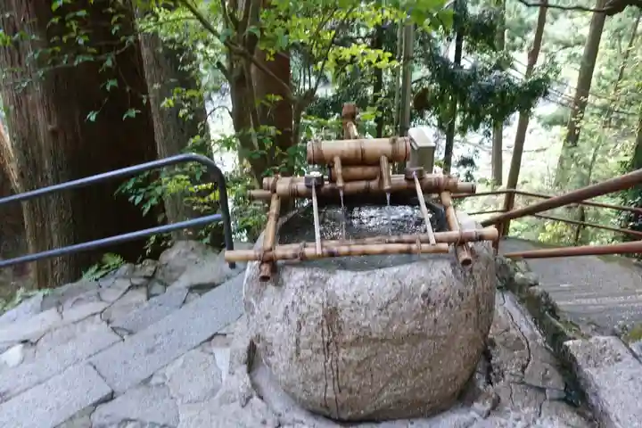 飛瀧神社(熊野那智大社別宮)の手水舎