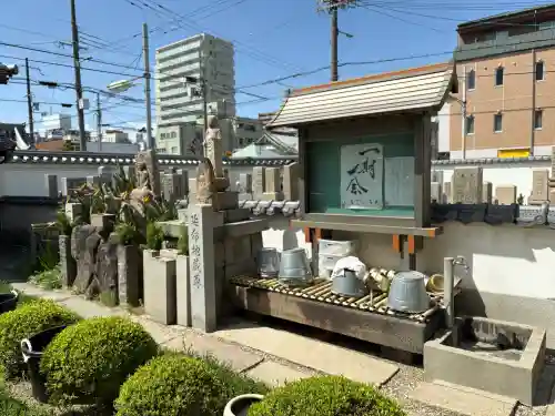 大善寺の{uncategorized: "未分類", other: "その他", undefined: "問題あり", building: "その他建物", grave: "お墓", sacred_gate: "鳥居", guardian: "狛犬", statue: "像", buddha: "仏像", history: "歴史", nature: "自然", garden: "庭園", animal: "動物", pagoda: "塔", temizu: "手水舎", mountain_gate: "山門・神門", sanctuary: "本殿・本堂", subordinate: "末社・摂社", art: "芸術", scenery: "景色", jizo: "地蔵", ema: "絵馬", goshuin: "御朱印", omikuji: "おみくじ", items: "授与品その他", amulet: "お守り", goshuincho: "御朱印帳", eats: "食事", festival: "お祭り", votive_dance: "神楽", shichigosan: "七五三参", wedding: "結婚式", experience: "体験その他", initially: "初詣", around: "周辺", anti_infection: "感染症対策"}