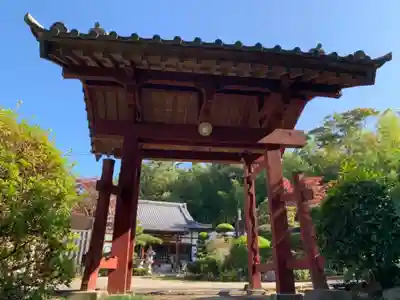 瀧泉寺の山門・神門