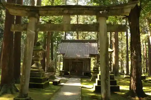 日用神社の鳥居