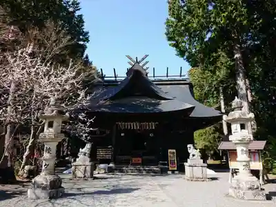 冨士御室浅間神社の本殿・本堂