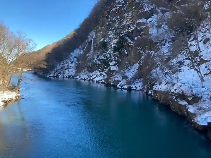 龍島神社の周辺