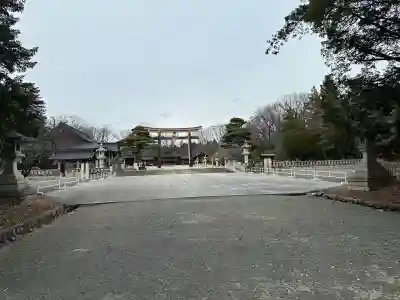長野縣護國神社の{uncategorized: "未分類", other: "その他", undefined: "問題あり", building: "その他建物", grave: "お墓", sacred_gate: "鳥居", guardian: "狛犬", statue: "像", buddha: "仏像", history: "歴史", nature: "自然", garden: "庭園", animal: "動物", pagoda: "塔", temizu: "手水舎", mountain_gate: "山門・神門", sanctuary: "本殿・本堂", subordinate: "末社・摂社", art: "芸術", scenery: "景色", jizo: "地蔵", ema: "絵馬", goshuin: "御朱印", omikuji: "おみくじ", items: "授与品その他", amulet: "お守り", goshuincho: "御朱印帳", eats: "食事", festival: "お祭り", votive_dance: "神楽", shichigosan: "七五三参", wedding: "結婚式", experience: "体験その他", initially: "初詣", around: "周辺", anti_infection: "感染症対策"}