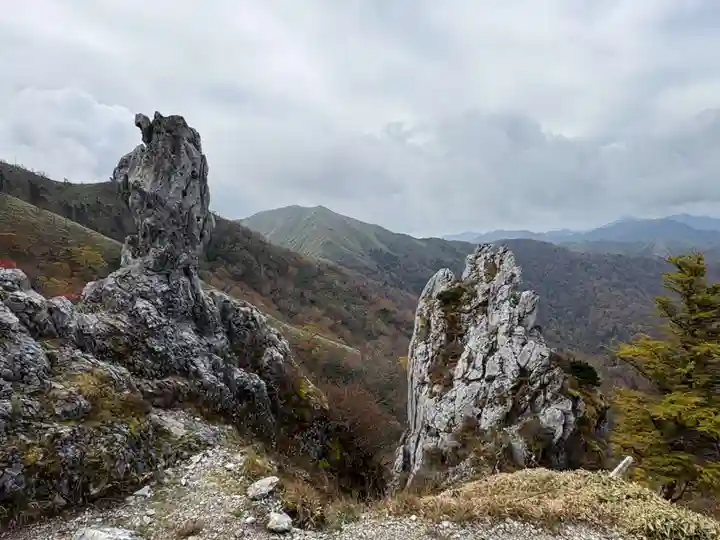 劔山本宮宝蔵石神社(徳島県)
