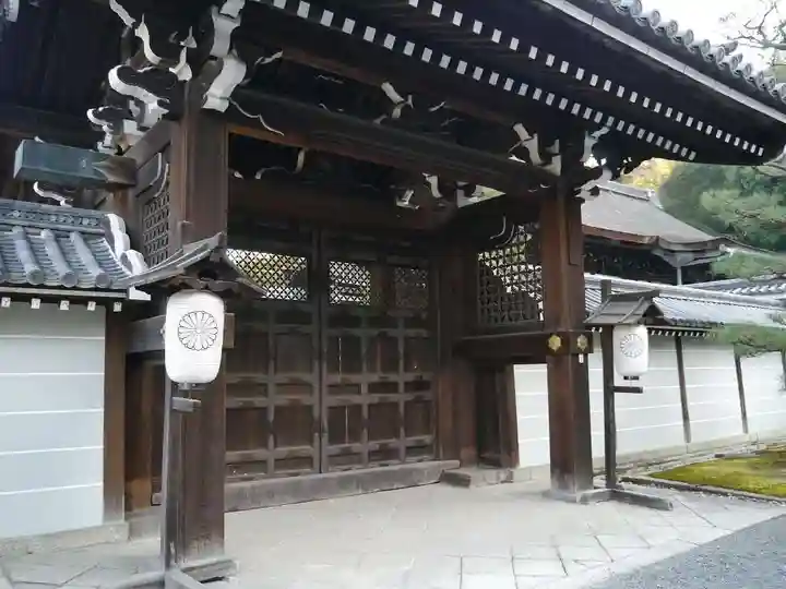御寺 泉涌寺の山門・神門