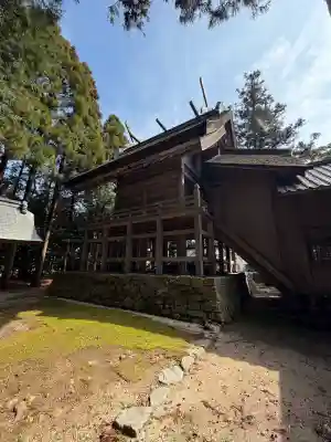 六所神社の{uncategorized: "未分類", other: "その他", undefined: "問題あり", building: "その他建物", grave: "お墓", sacred_gate: "鳥居", guardian: "狛犬", statue: "像", buddha: "仏像", history: "歴史", nature: "自然", garden: "庭園", animal: "動物", pagoda: "塔", temizu: "手水舎", mountain_gate: "山門・神門", sanctuary: "本殿・本堂", subordinate: "末社・摂社", art: "芸術", scenery: "景色", jizo: "地蔵", ema: "絵馬", goshuin: "御朱印", omikuji: "おみくじ", items: "授与品その他", amulet: "お守り", goshuincho: "御朱印帳", eats: "食事", festival: "お祭り", votive_dance: "神楽", shichigosan: "七五三参", wedding: "結婚式", experience: "体験その他", initially: "初詣", around: "周辺", anti_infection: "感染症対策"}