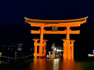 厳島神社の鳥居
