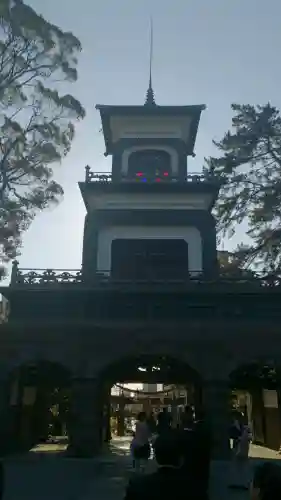尾山神社の{uncategorized: "未分類", other: "その他", undefined: "問題あり", building: "その他建物", grave: "お墓", sacred_gate: "鳥居", guardian: "狛犬", statue: "像", buddha: "仏像", history: "歴史", nature: "自然", garden: "庭園", animal: "動物", pagoda: "塔", temizu: "手水舎", mountain_gate: "山門・神門", sanctuary: "本殿・本堂", subordinate: "末社・摂社", art: "芸術", scenery: "景色", jizo: "地蔵", ema: "絵馬", goshuin: "御朱印", omikuji: "おみくじ", items: "授与品その他", amulet: "お守り", goshuincho: "御朱印帳", eats: "食事", festival: "お祭り", votive_dance: "神楽", shichigosan: "七五三参", wedding: "結婚式", experience: "体験その他", initially: "初詣", around: "周辺", anti_infection: "感染症対策"}