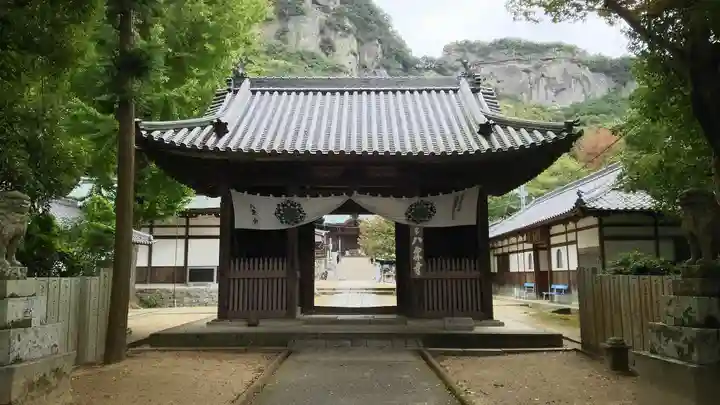 八栗寺の山門・神門