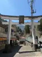 三峯神社の{uncategorized: "未分類", other: "その他", undefined: "問題あり", building: "その他建物", grave: "お墓", sacred_gate: "鳥居", guardian: "狛犬", statue: "像", buddha: "仏像", history: "歴史", nature: "自然", garden: "庭園", animal: "動物", pagoda: "塔", temizu: "手水舎", mountain_gate: "山門・神門", sanctuary: "本殿・本堂", subordinate: "末社・摂社", art: "芸術", scenery: "景色", jizo: "地蔵", ema: "絵馬", goshuin: "御朱印", omikuji: "おみくじ", items: "授与品その他", amulet: "お守り", goshuincho: "御朱印帳", eats: "食事", festival: "お祭り", votive_dance: "神楽", shichigosan: "七五三参", wedding: "結婚式", experience: "体験その他", initially: "初詣", around: "周辺", anti_infection: "感染症対策"}