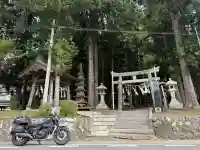 洩矢神社の{uncategorized: "未分類", other: "その他", undefined: "問題あり", building: "その他建物", grave: "お墓", sacred_gate: "鳥居", guardian: "狛犬", statue: "像", buddha: "仏像", history: "歴史", nature: "自然", garden: "庭園", animal: "動物", pagoda: "塔", temizu: "手水舎", mountain_gate: "山門・神門", sanctuary: "本殿・本堂", subordinate: "末社・摂社", art: "芸術", scenery: "景色", jizo: "地蔵", ema: "絵馬", goshuin: "御朱印", omikuji: "おみくじ", items: "授与品その他", amulet: "お守り", goshuincho: "御朱印帳", eats: "食事", festival: "お祭り", votive_dance: "神楽", shichigosan: "七五三参", wedding: "結婚式", experience: "体験その他", initially: "初詣", around: "周辺", anti_infection: "感染症対策"}
