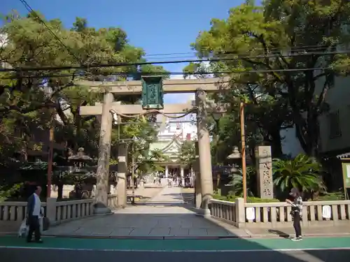 難波八阪神社の鳥居