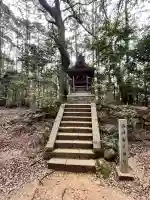 春日若宮神社(當麻山口神社末社)の{uncategorized: "未分類", other: "その他", undefined: "問題あり", building: "その他建物", grave: "お墓", sacred_gate: "鳥居", guardian: "狛犬", statue: "像", buddha: "仏像", history: "歴史", nature: "自然", garden: "庭園", animal: "動物", pagoda: "塔", temizu: "手水舎", mountain_gate: "山門・神門", sanctuary: "本殿・本堂", subordinate: "末社・摂社", art: "芸術", scenery: "景色", jizo: "地蔵", ema: "絵馬", goshuin: "御朱印", omikuji: "おみくじ", items: "授与品その他", amulet: "お守り", goshuincho: "御朱印帳", eats: "食事", festival: "お祭り", votive_dance: "神楽", shichigosan: "七五三参", wedding: "結婚式", experience: "体験その他", initially: "初詣", around: "周辺", anti_infection: "感染症対策"}