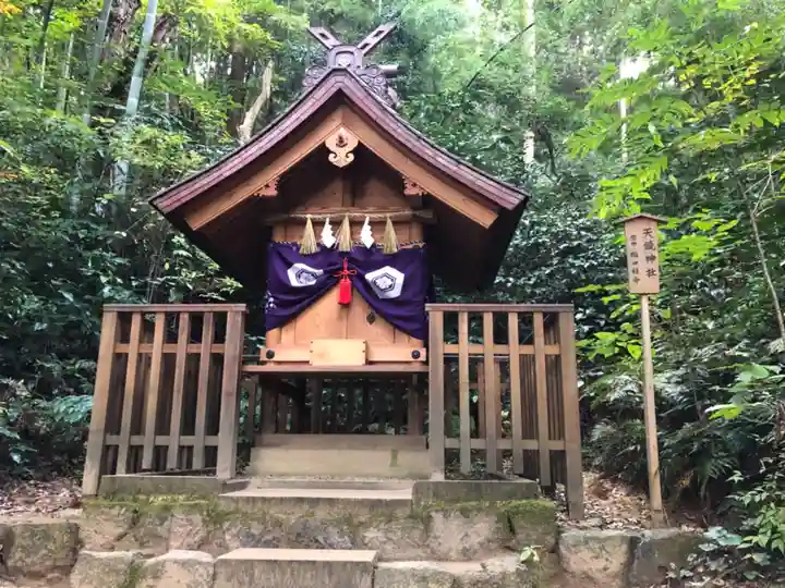 八重垣神社の末社・摂社