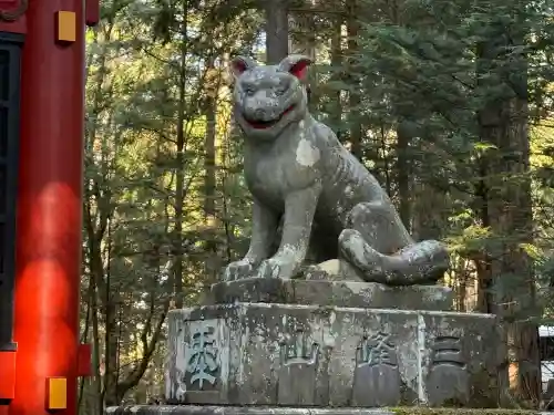 三峯神社の{uncategorized: "未分類", other: "その他", undefined: "問題あり", building: "その他建物", grave: "お墓", sacred_gate: "鳥居", guardian: "狛犬", statue: "像", buddha: "仏像", history: "歴史", nature: "自然", garden: "庭園", animal: "動物", pagoda: "塔", temizu: "手水舎", mountain_gate: "山門・神門", sanctuary: "本殿・本堂", subordinate: "末社・摂社", art: "芸術", scenery: "景色", jizo: "地蔵", ema: "絵馬", goshuin: "御朱印", omikuji: "おみくじ", items: "授与品その他", amulet: "お守り", goshuincho: "御朱印帳", eats: "食事", festival: "お祭り", votive_dance: "神楽", shichigosan: "七五三参", wedding: "結婚式", experience: "体験その他", initially: "初詣", around: "周辺", anti_infection: "感染症対策"}