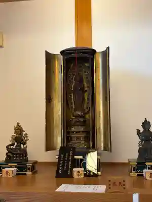 宗安寺の{uncategorized: "未分類", other: "その他", undefined: "問題あり", building: "その他建物", grave: "お墓", sacred_gate: "鳥居", guardian: "狛犬", statue: "像", buddha: "仏像", history: "歴史", nature: "自然", garden: "庭園", animal: "動物", pagoda: "塔", temizu: "手水舎", mountain_gate: "山門・神門", sanctuary: "本殿・本堂", subordinate: "末社・摂社", art: "芸術", scenery: "景色", jizo: "地蔵", ema: "絵馬", goshuin: "御朱印", omikuji: "おみくじ", items: "授与品その他", amulet: "お守り", goshuincho: "御朱印帳", eats: "食事", festival: "お祭り", votive_dance: "神楽", shichigosan: "七五三参", wedding: "結婚式", experience: "体験その他", initially: "初詣", around: "周辺", anti_infection: "感染症対策"}
