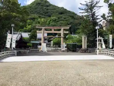 愛媛縣護國神社の鳥居