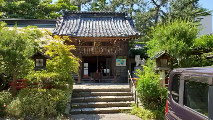 諏訪神社の本殿・本堂