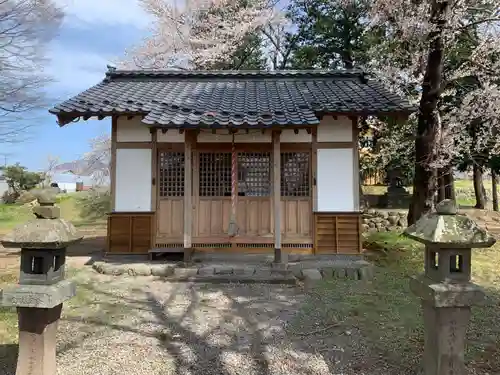 諏訪神社の本殿