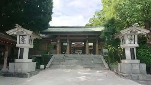 東郷神社の山門