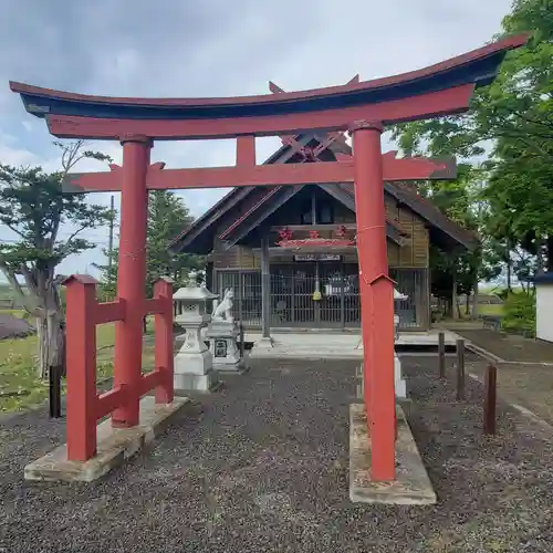 由追稲荷神社の鳥居