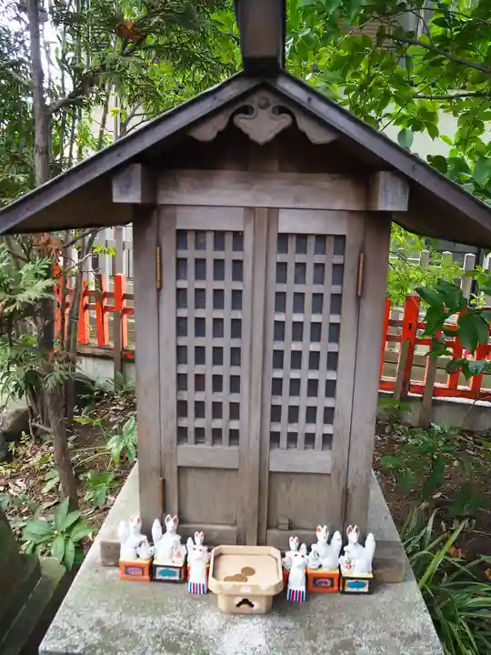 馬橋稲荷神社の末社・摂社