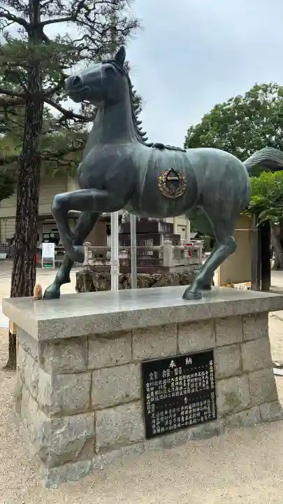 藤森神社の{uncategorized: "未分類", other: "その他", undefined: "問題あり", building: "その他建物", grave: "お墓", sacred_gate: "鳥居", guardian: "狛犬", statue: "像", buddha: "仏像", history: "歴史", nature: "自然", garden: "庭園", animal: "動物", pagoda: "塔", temizu: "手水舎", mountain_gate: "山門・神門", sanctuary: "本殿・本堂", subordinate: "末社・摂社", art: "芸術", scenery: "景色", jizo: "地蔵", ema: "絵馬", goshuin: "御朱印", omikuji: "おみくじ", items: "授与品その他", amulet: "お守り", goshuincho: "御朱印帳", eats: "食事", festival: "お祭り", votive_dance: "神楽", shichigosan: "七五三参", wedding: "結婚式", experience: "体験その他", initially: "初詣", around: "周辺", anti_infection: "感染症対策"}