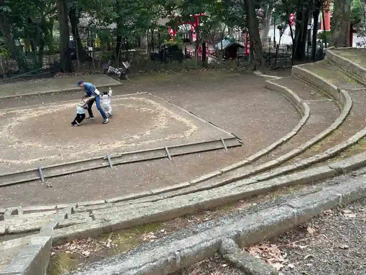 世田谷八幡宮の{uncategorized: "未分類", other: "その他", undefined: "問題あり", building: "その他建物", grave: "お墓", sacred_gate: "鳥居", guardian: "狛犬", statue: "像", buddha: "仏像", history: "歴史", nature: "自然", garden: "庭園", animal: "動物", pagoda: "塔", temizu: "手水舎", mountain_gate: "山門・神門", sanctuary: "本殿・本堂", subordinate: "末社・摂社", art: "芸術", scenery: "景色", jizo: "地蔵", ema: "絵馬", goshuin: "御朱印", omikuji: "おみくじ", items: "授与品その他", amulet: "お守り", goshuincho: "御朱印帳", eats: "食事", festival: "お祭り", votive_dance: "神楽", shichigosan: "七五三参", wedding: "結婚式", experience: "体験その他", initially: "初詣", around: "周辺", anti_infection: "感染症対策"}