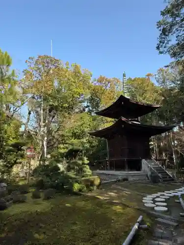 慈眼院の{uncategorized: "未分類", other: "その他", undefined: "問題あり", building: "その他建物", grave: "お墓", sacred_gate: "鳥居", guardian: "狛犬", statue: "像", buddha: "仏像", history: "歴史", nature: "自然", garden: "庭園", animal: "動物", pagoda: "塔", temizu: "手水舎", mountain_gate: "山門・神門", sanctuary: "本殿・本堂", subordinate: "末社・摂社", art: "芸術", scenery: "景色", jizo: "地蔵", ema: "絵馬", goshuin: "御朱印", omikuji: "おみくじ", items: "授与品その他", amulet: "お守り", goshuincho: "御朱印帳", eats: "食事", festival: "お祭り", votive_dance: "神楽", shichigosan: "七五三参", wedding: "結婚式", experience: "体験その他", initially: "初詣", around: "周辺", anti_infection: "感染症対策"}