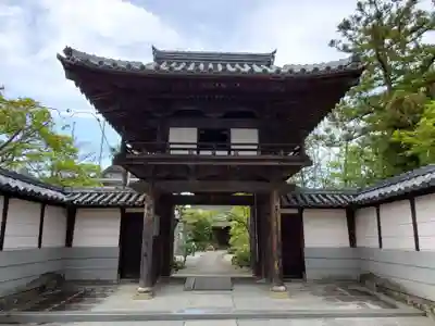 持宝院の山門・神門