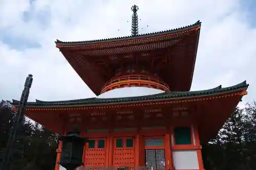 高野山金剛峯寺の塔