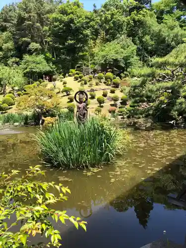 榊山稲荷神社の庭園